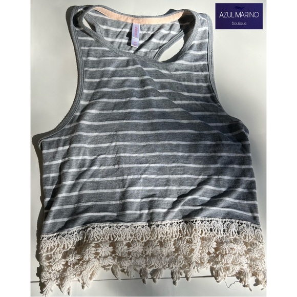 Xhilaration — Striped sleveeless tank top • Camisa rayada sin mangas • - Picture 2 of 4